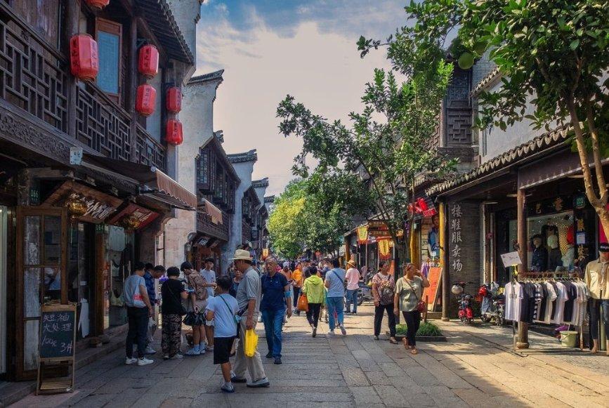 紧闭的闸门